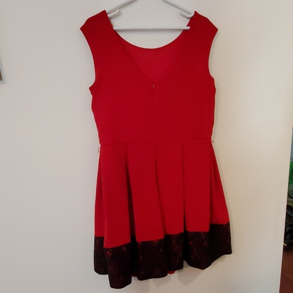 Tiana B. Formal Cocktail Dress Red Black Lace - Picture 2 of 4